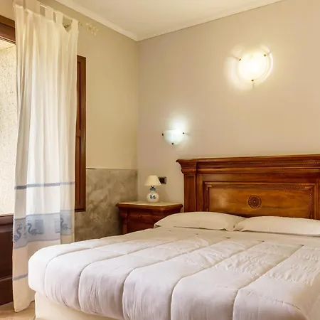 ホテル Sa Suergia